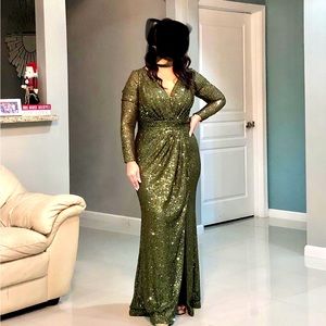 MAC DUGGAL Long Sleeve Sequin Faux Wrap Gown in Olive Size US 8